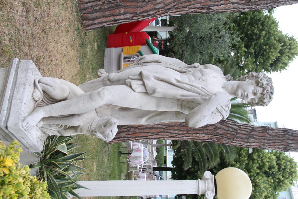 Hotel Garden Cattolica Exterior photo