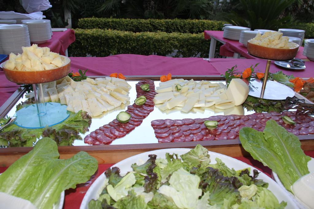 Hotel Garden Cattolica Exterior photo