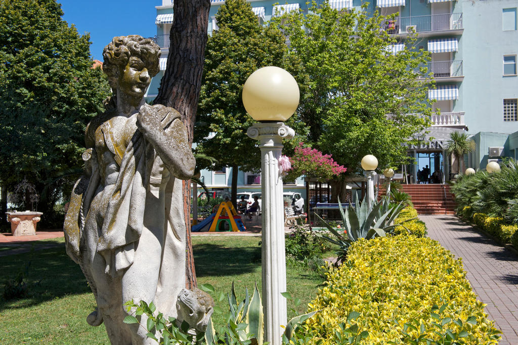 Hotel Garden Cattolica Exterior photo
