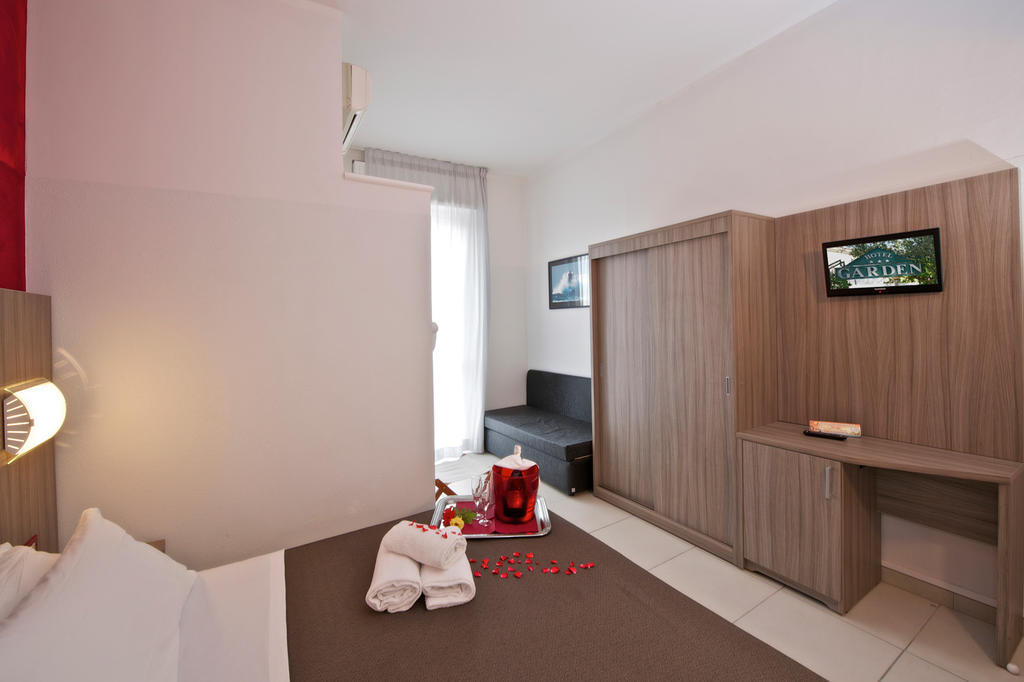 Hotel Garden Cattolica Exterior photo